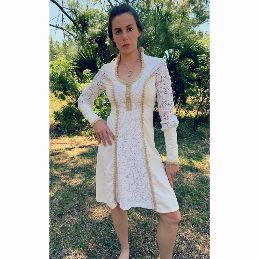 SOLD Short Lace Canvas Vintage Cottage Core Dress - Picture 7 of 14